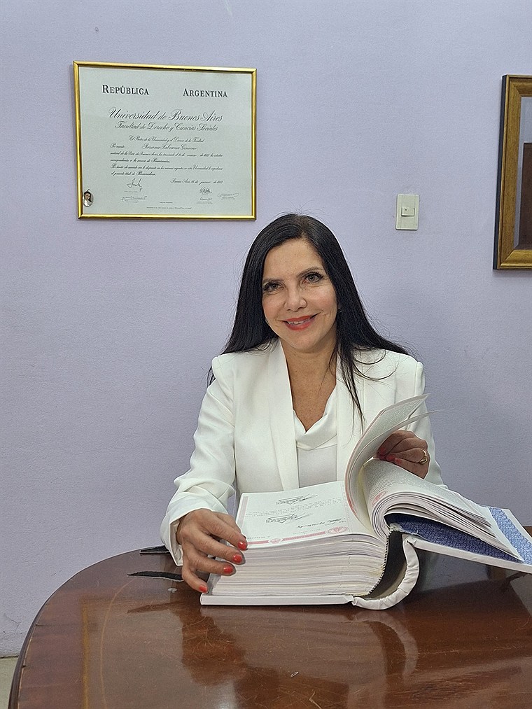 Escribana Rosana Fabiana Gimeno